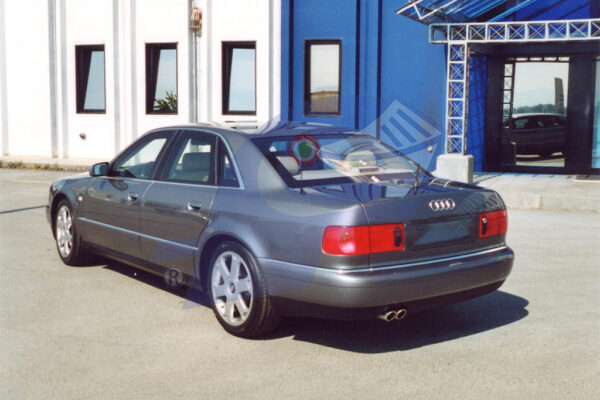 2001 AUDI A8